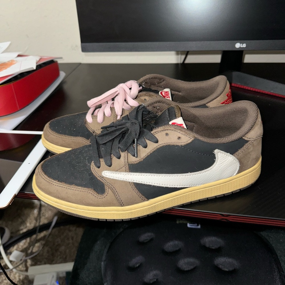 Travis Scott Jordan low 1s